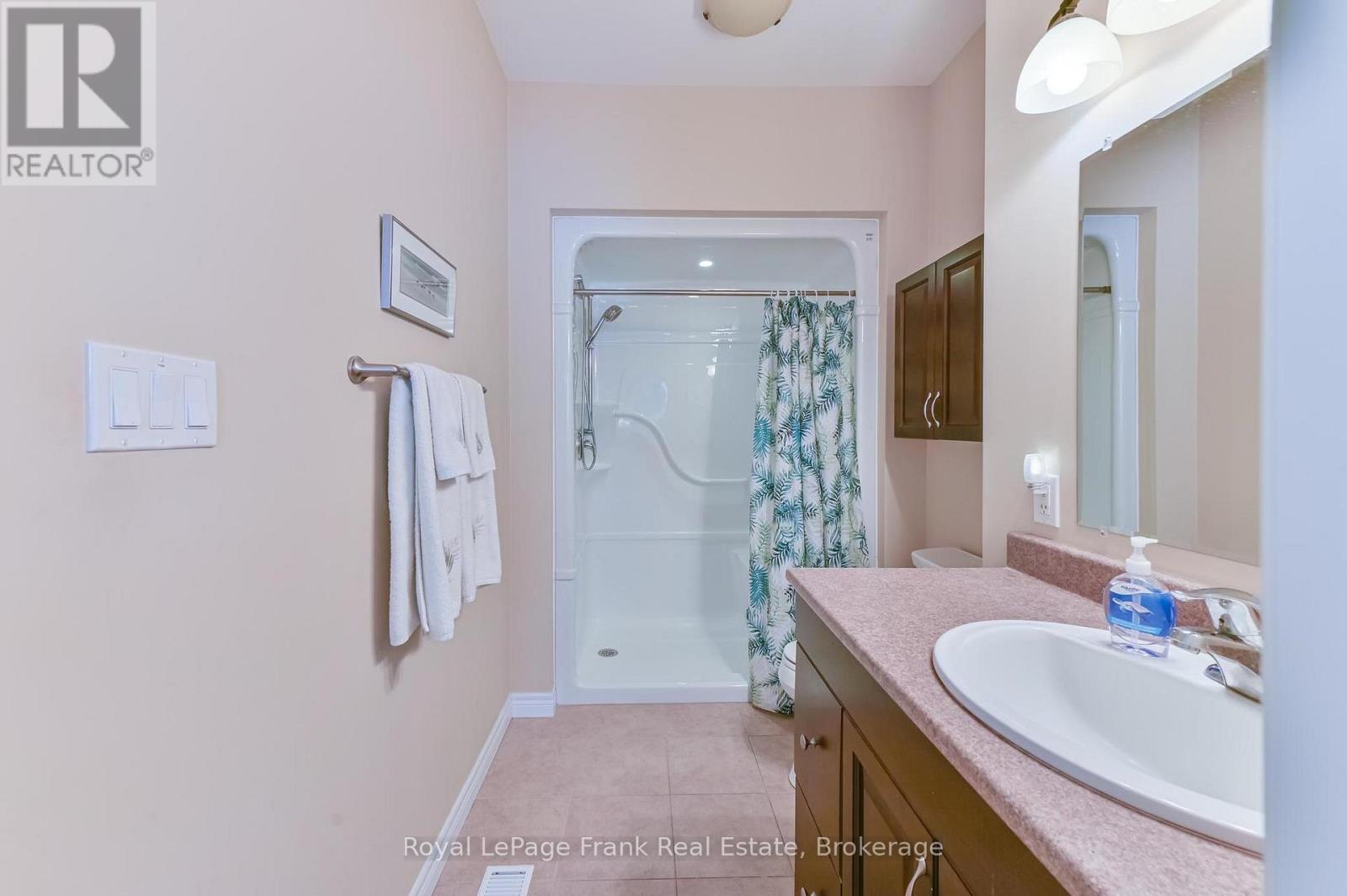 61 REID STREET - 26