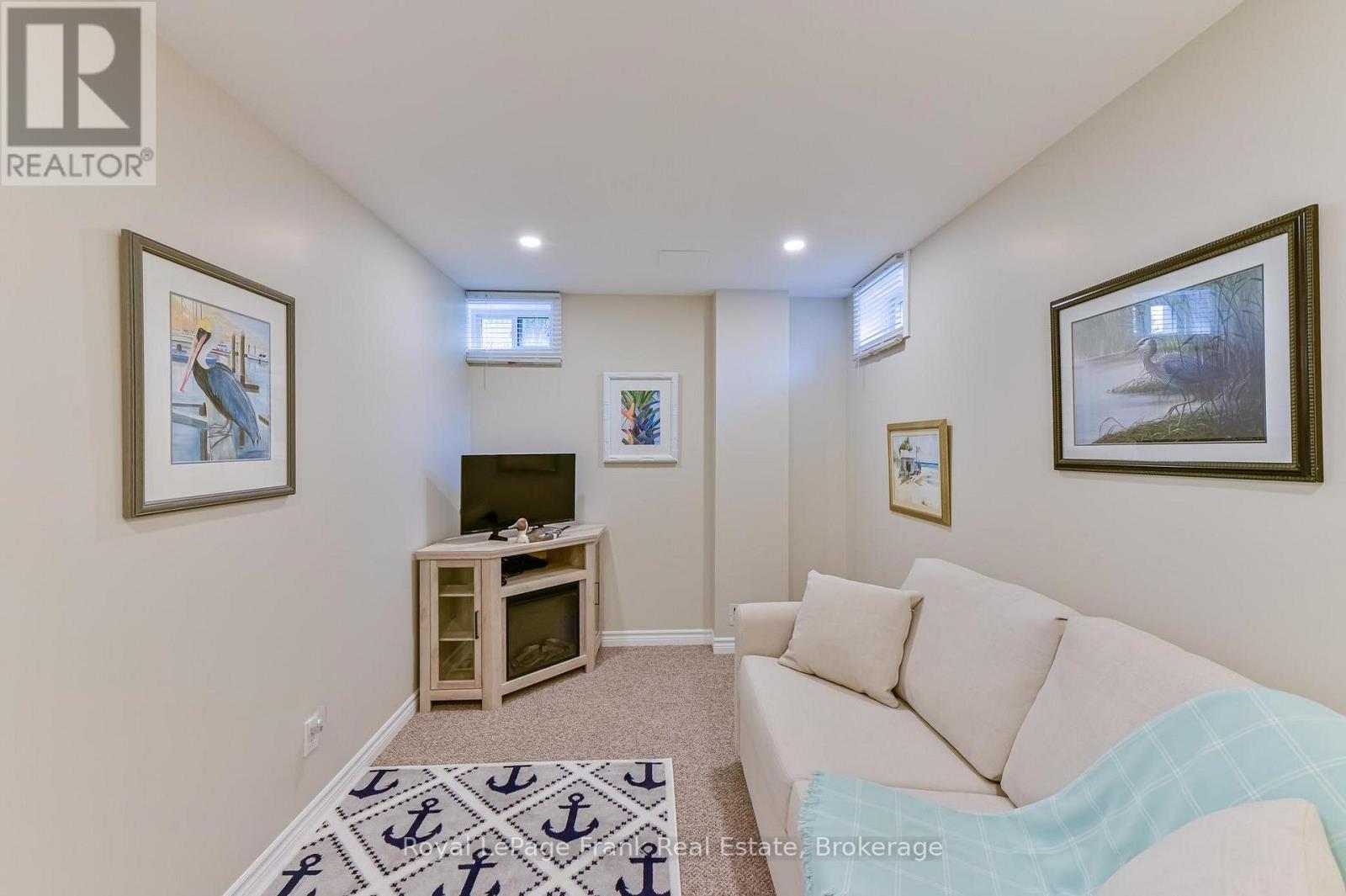 61 REID STREET - 30