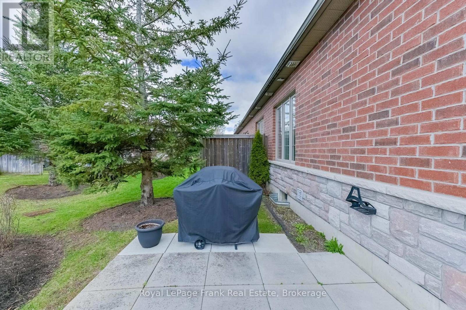 61 REID STREET - 43