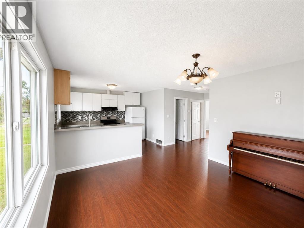 422 40 Street NE - 7