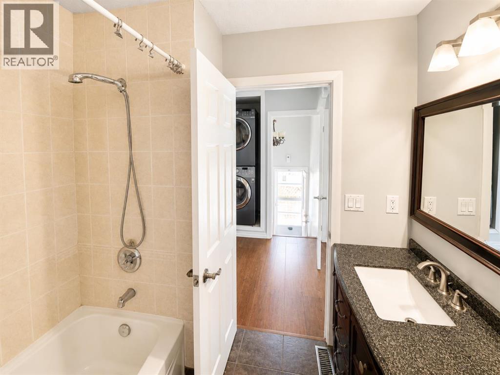 422 40 Street NE - 4