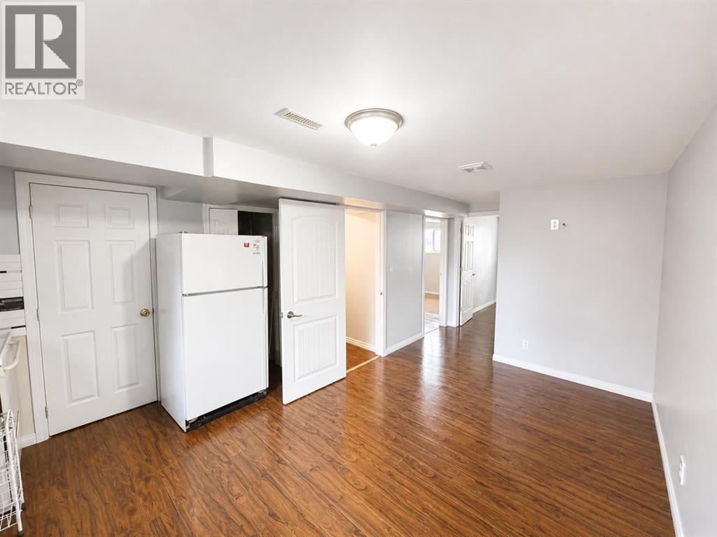 422 40 Street NE - 11