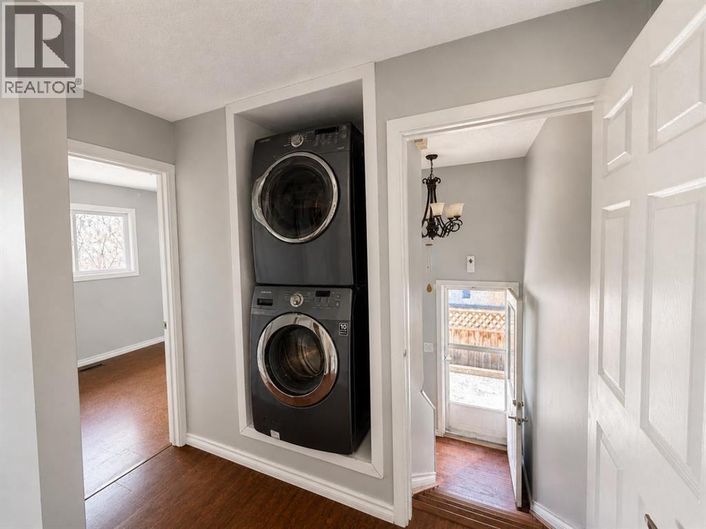 422 40 Street NE - 3