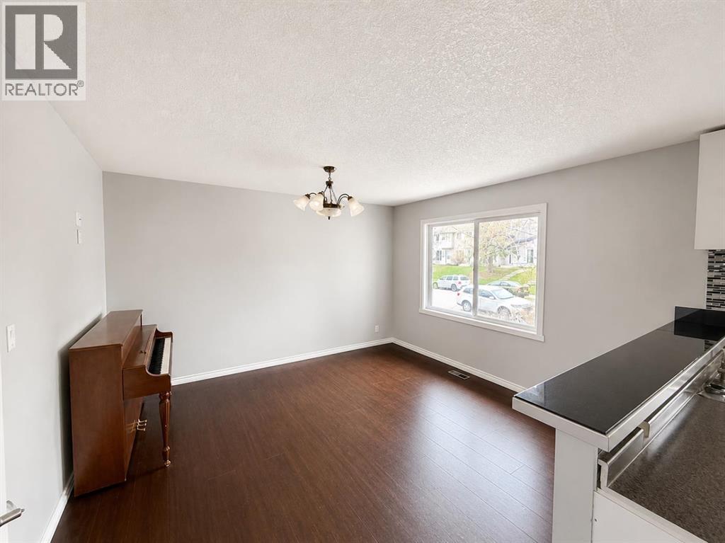422 40 Street NE - 6