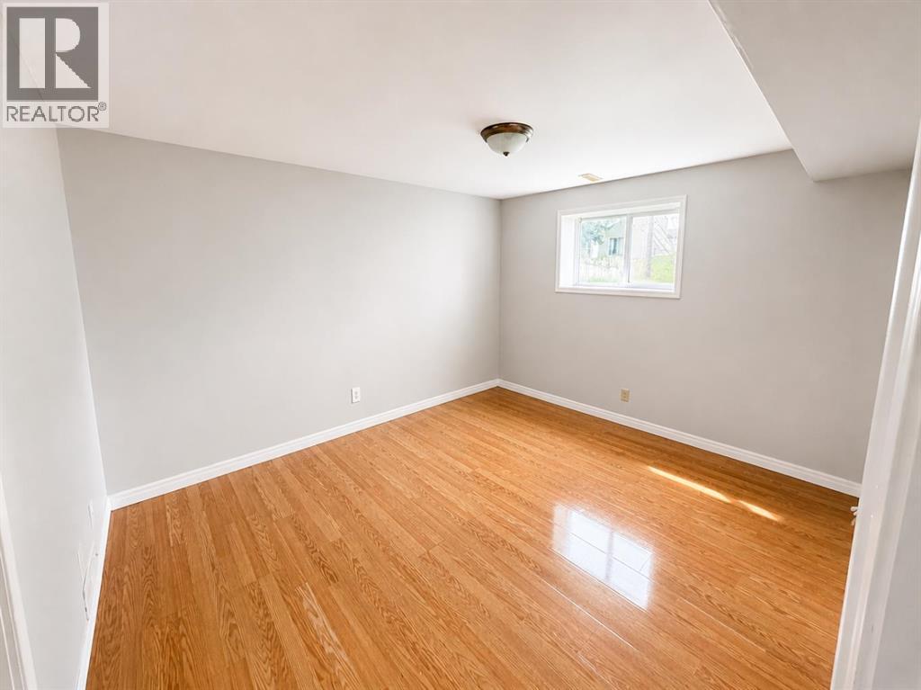 422 40 Street NE - 13