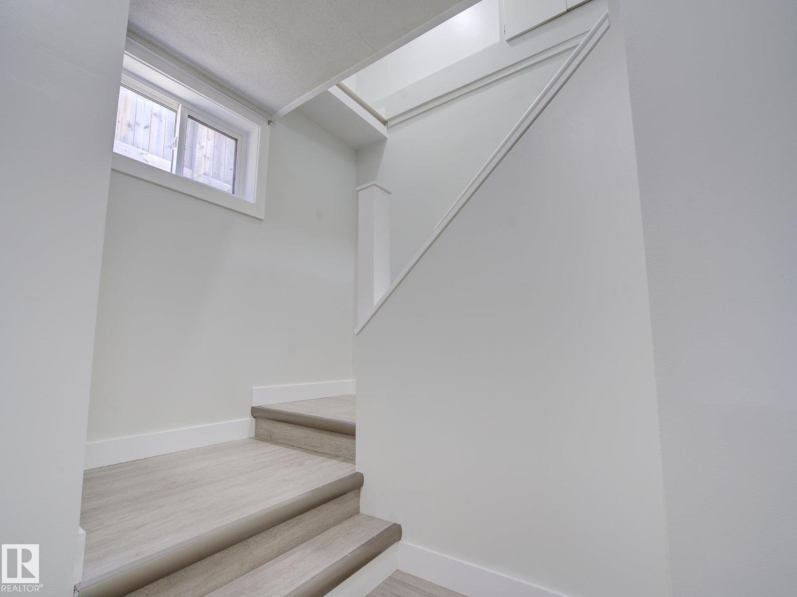 9909 157 ST NW - 17