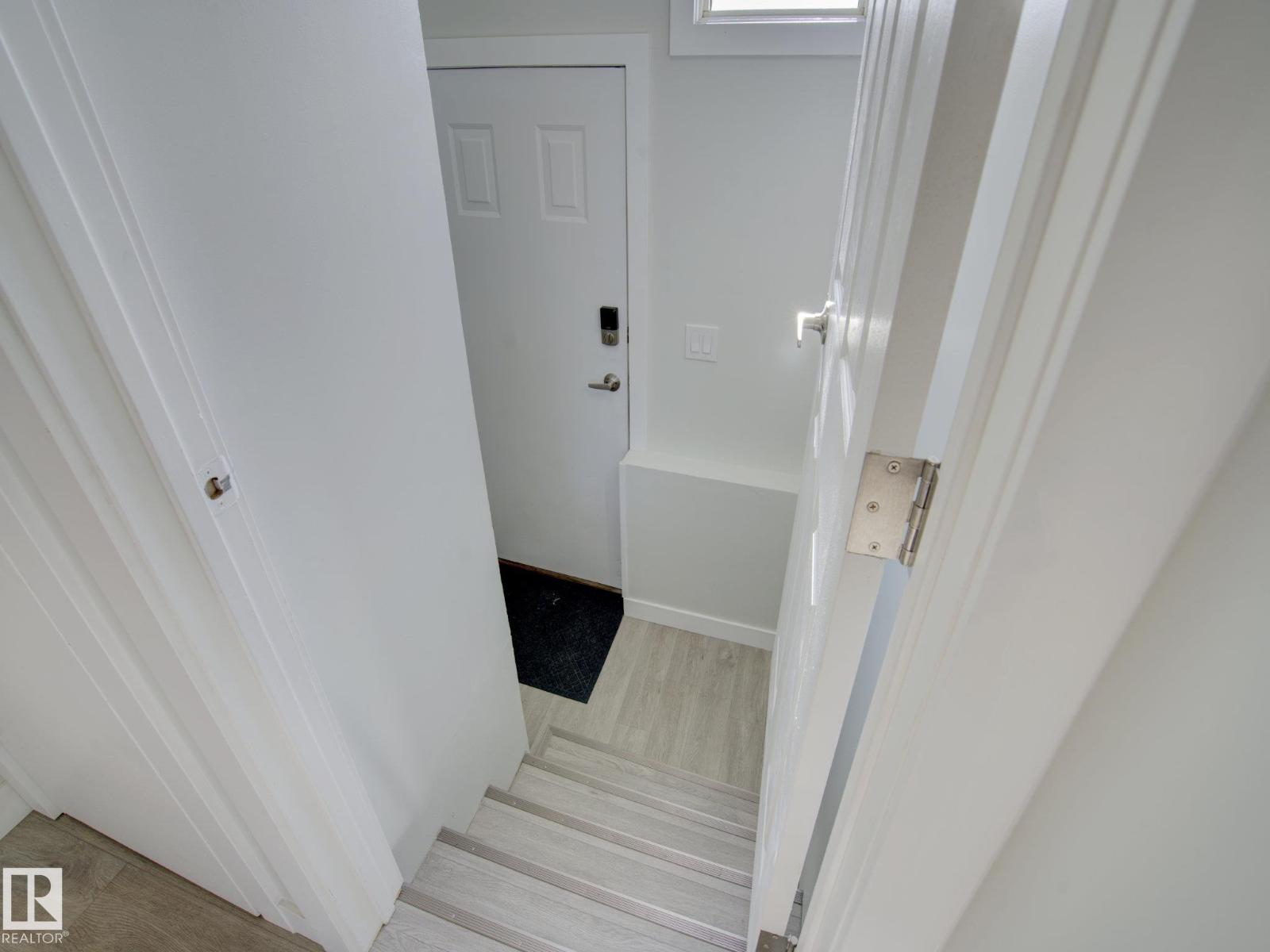 9909 157 ST NW - 16