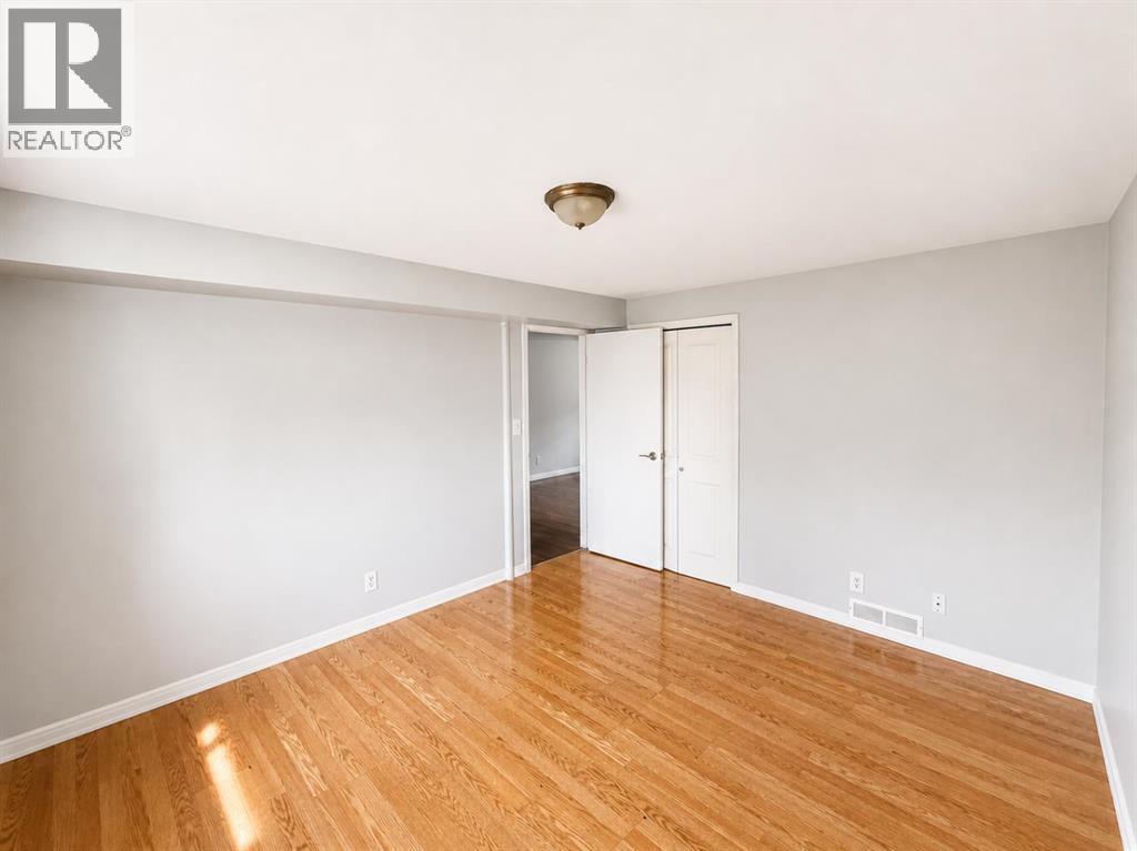 422 40 Street NE - 12