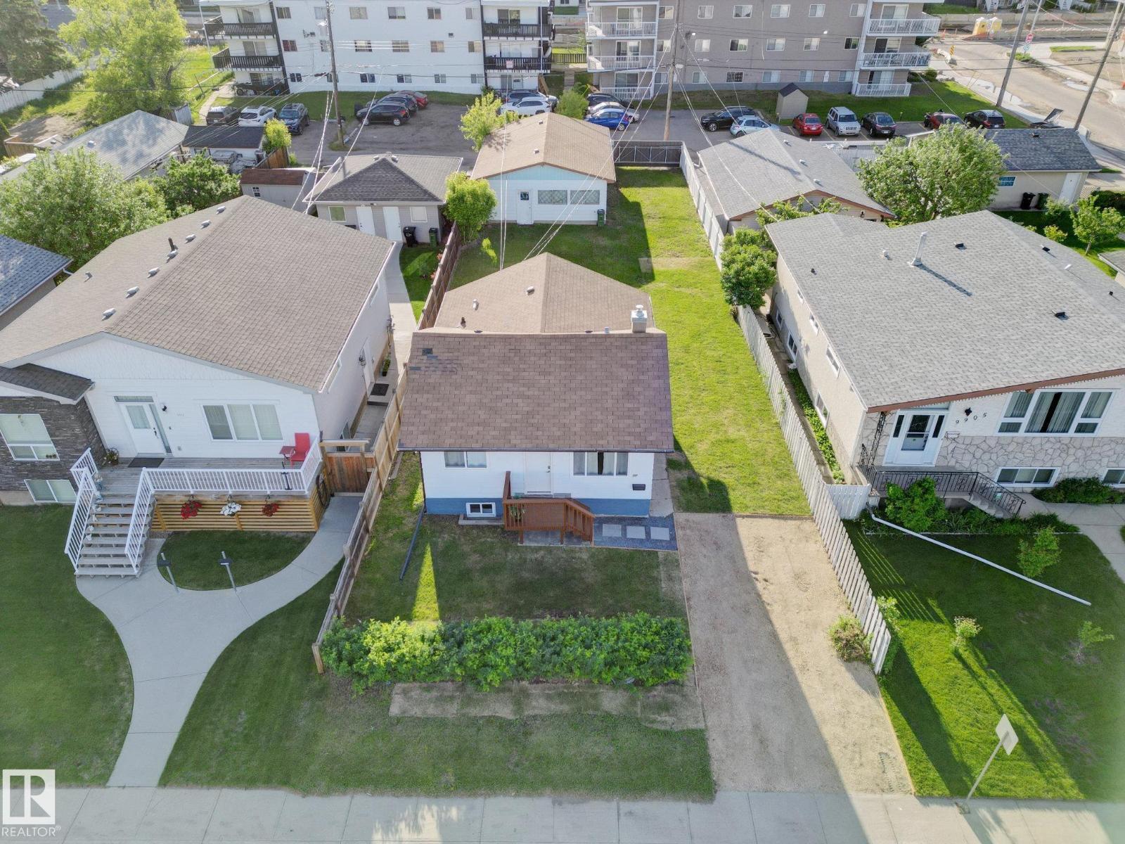 9909 157 ST NW - 26