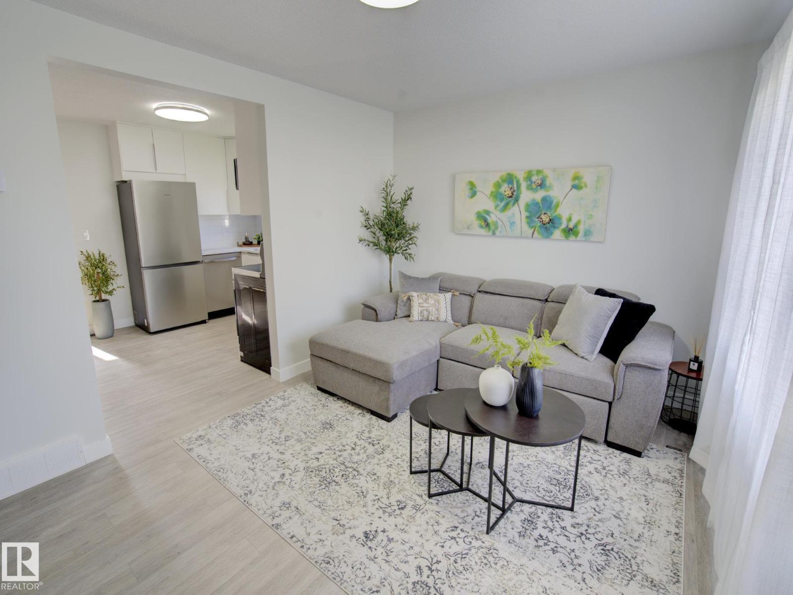 9909 157 ST NW - 6