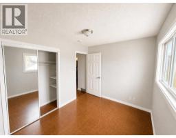 Bedroom - 422 40 Street Ne, Calgary, AB T2A0M5 Photo 8