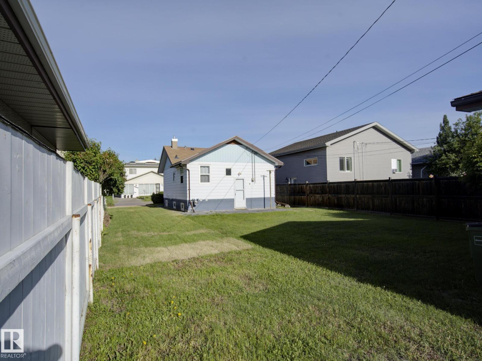 9909 157 ST NW - 5