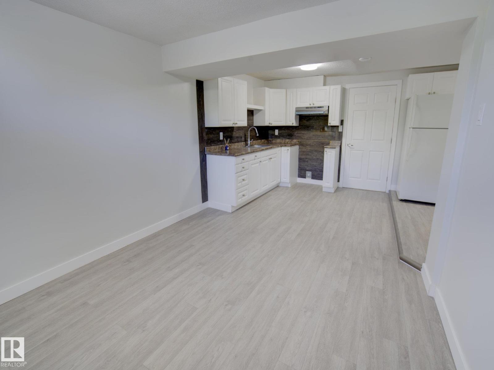 9909 157 ST NW - 22