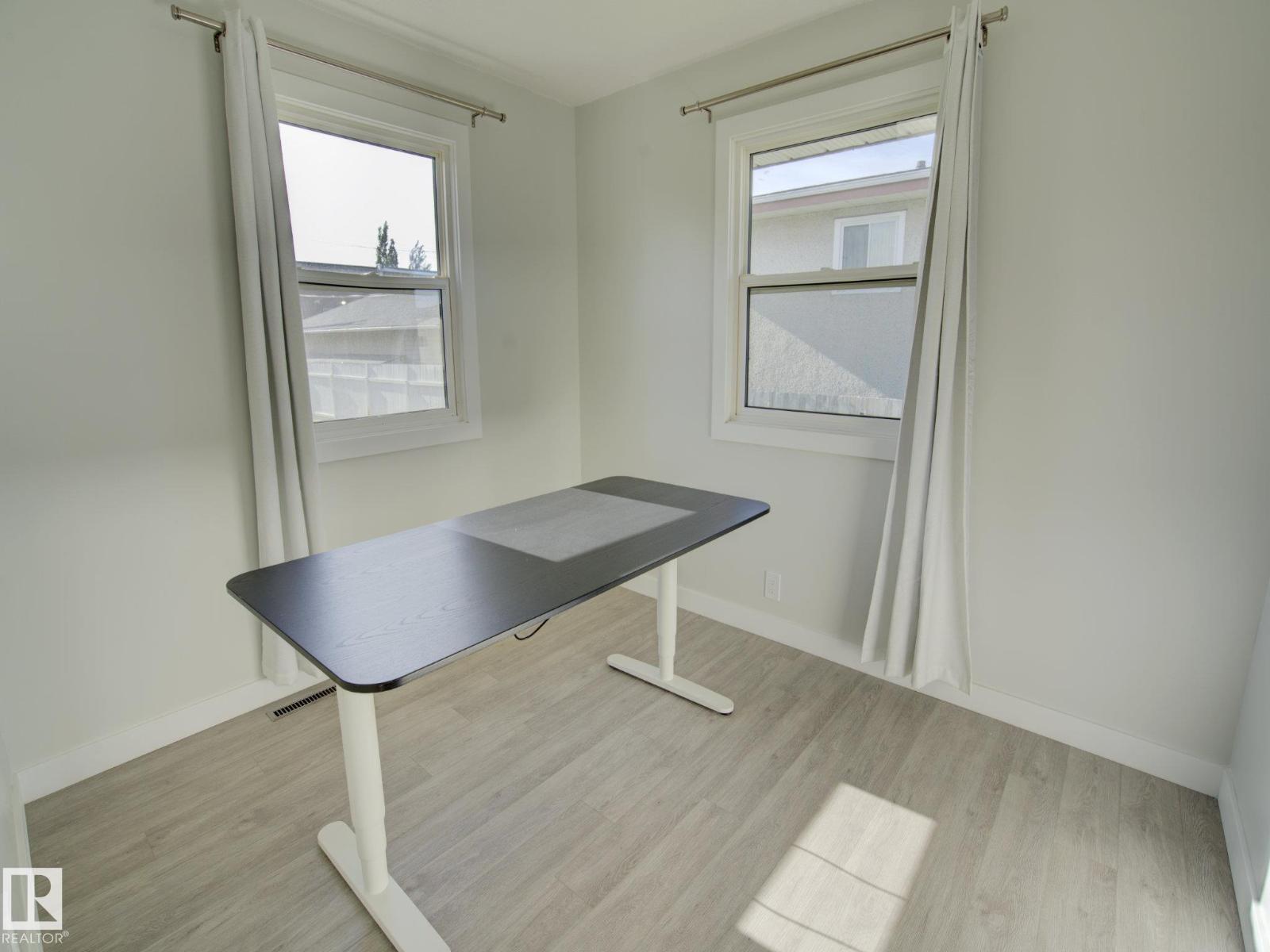 9909 157 ST NW - 13