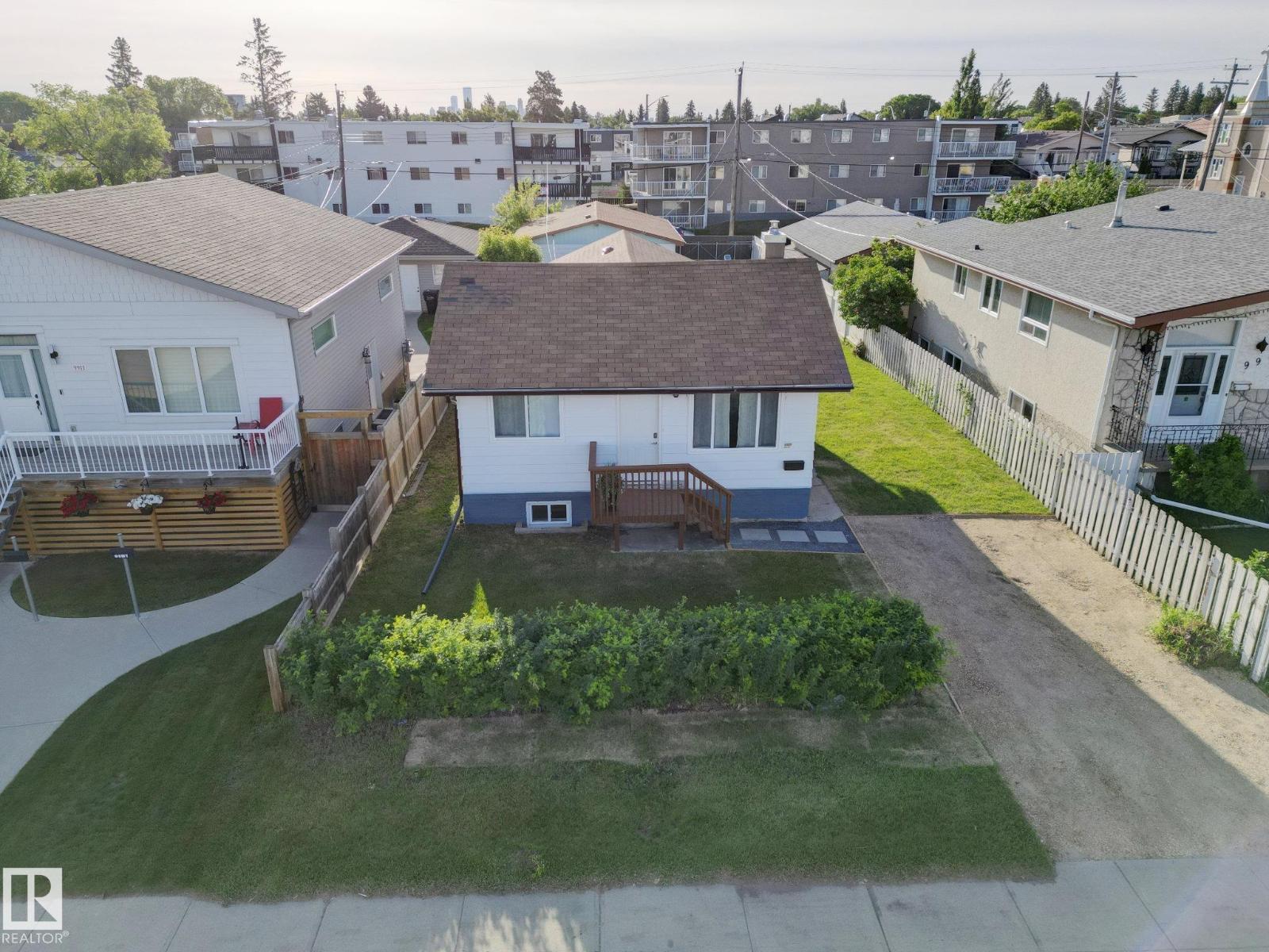 9909 157 ST NW - 3