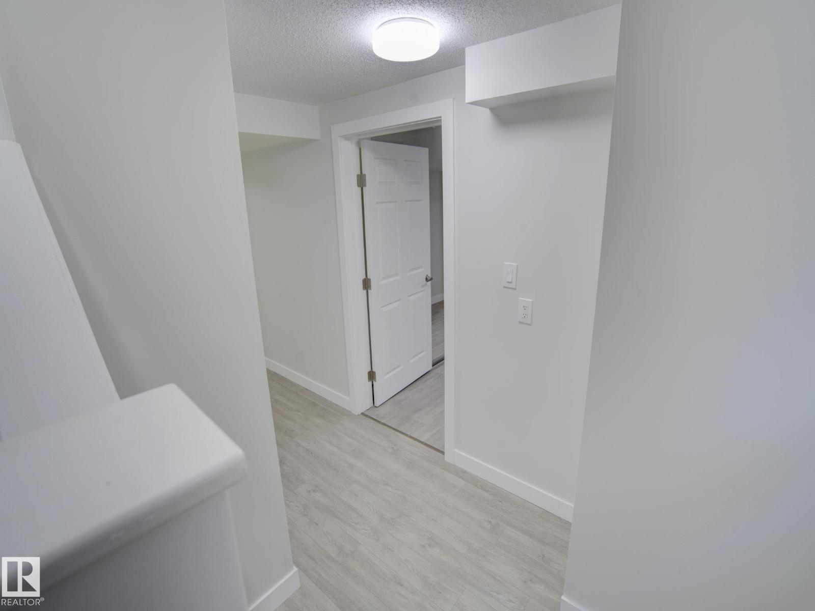 9909 157 ST NW - 18