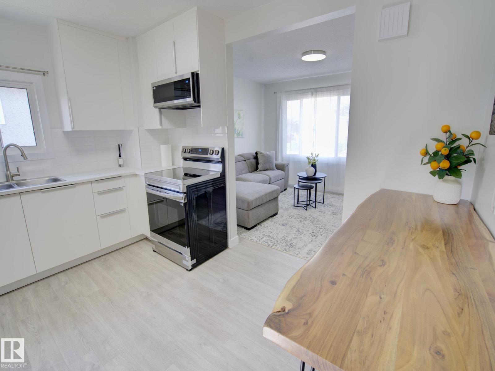 9909 157 ST NW - 10