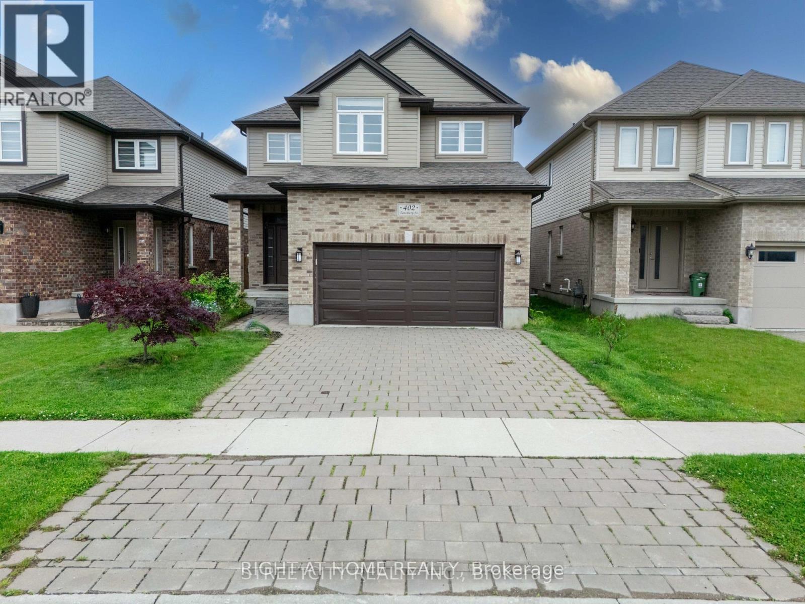 402 TANSBURY STREET N - 1