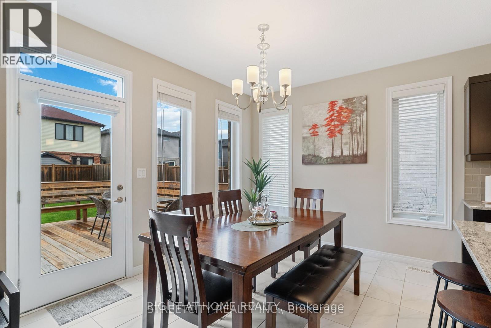 402 TANSBURY STREET N - 11