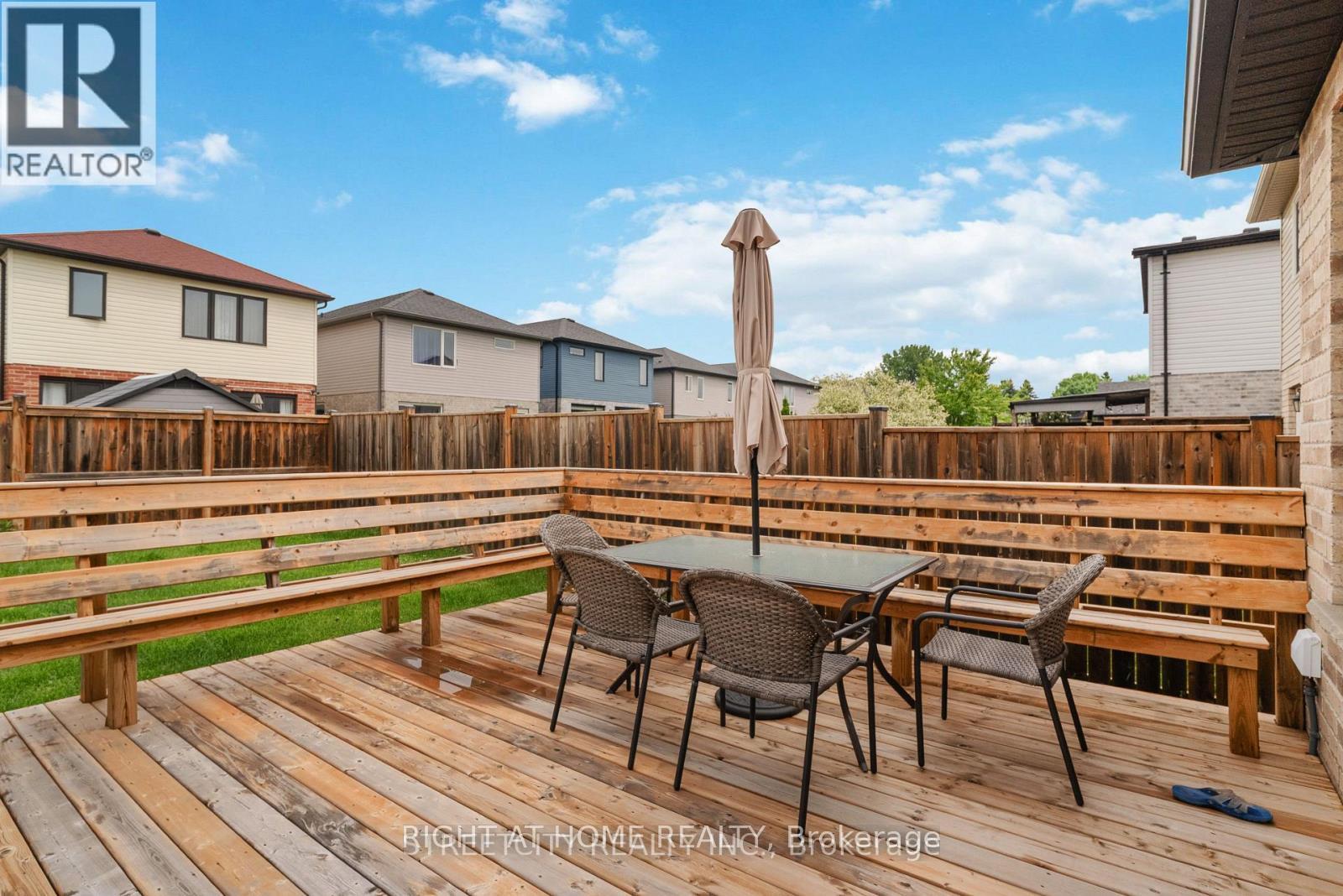 402 TANSBURY STREET N - 34