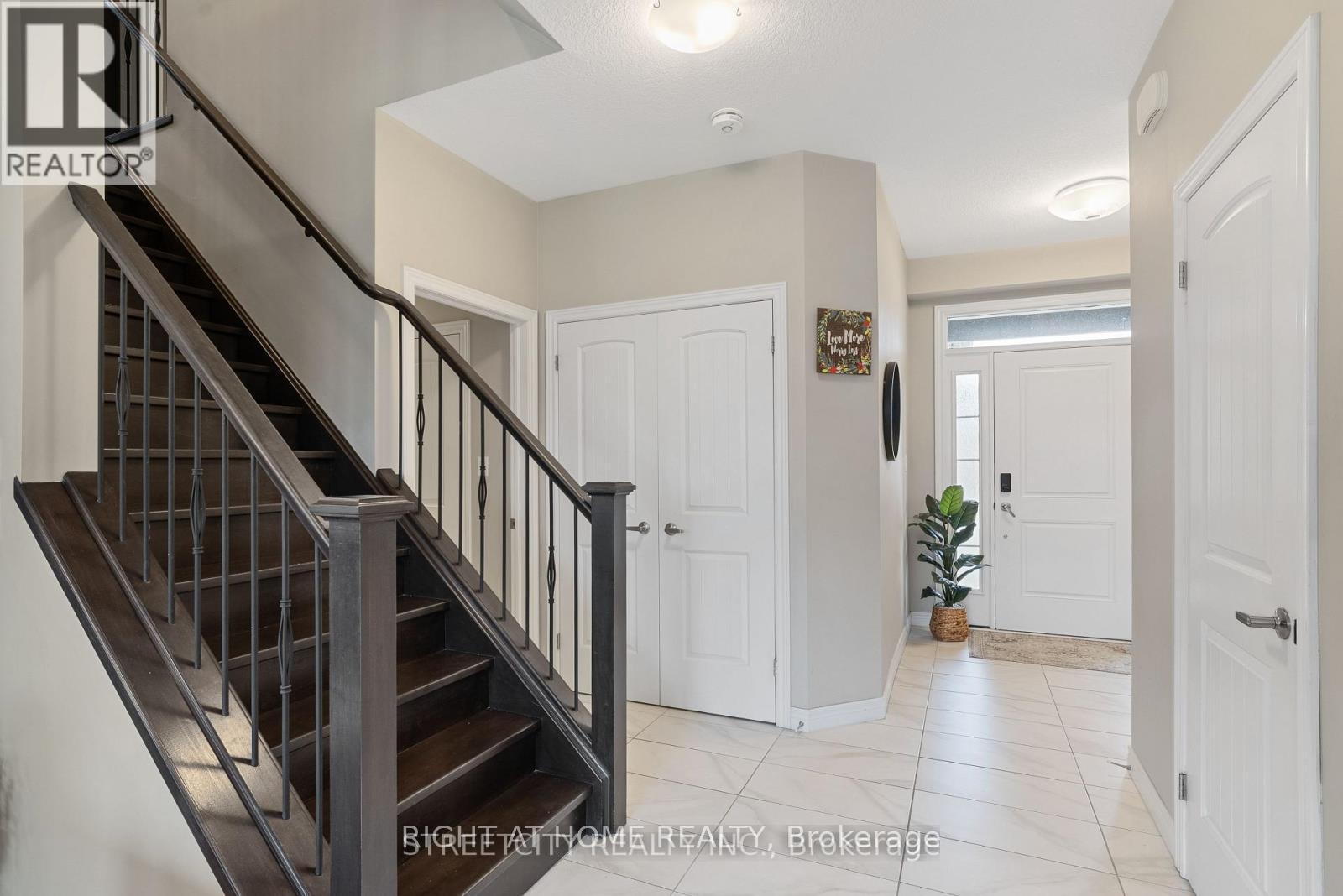 402 TANSBURY STREET N - 5