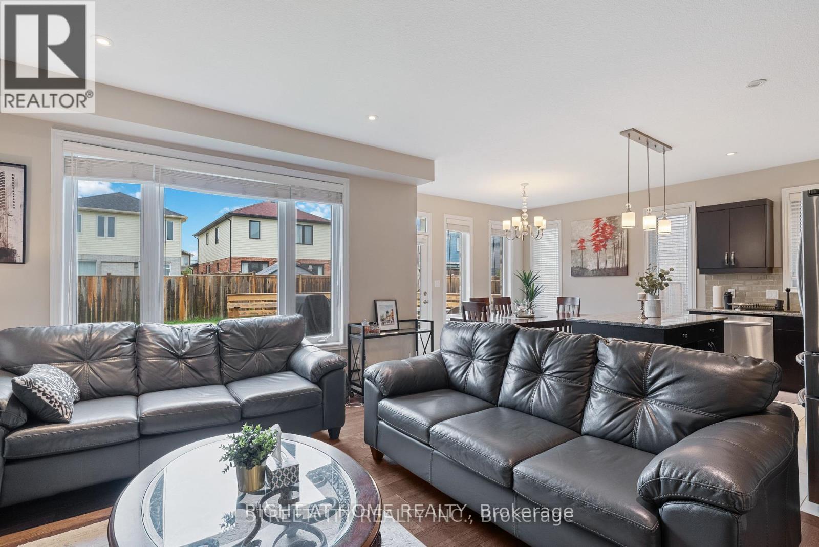 402 TANSBURY STREET N - 8