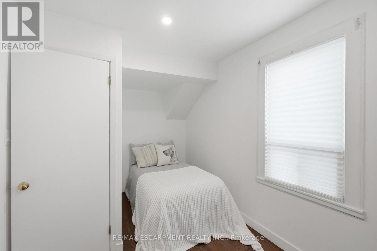 35 CHATHAM STREET - 24