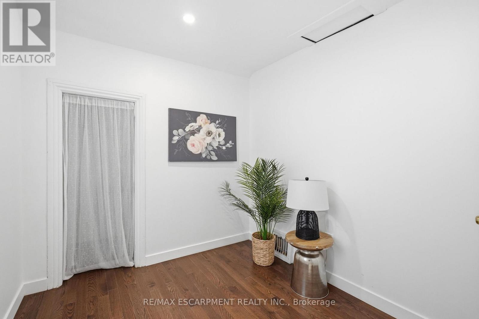 35 CHATHAM STREET - 25