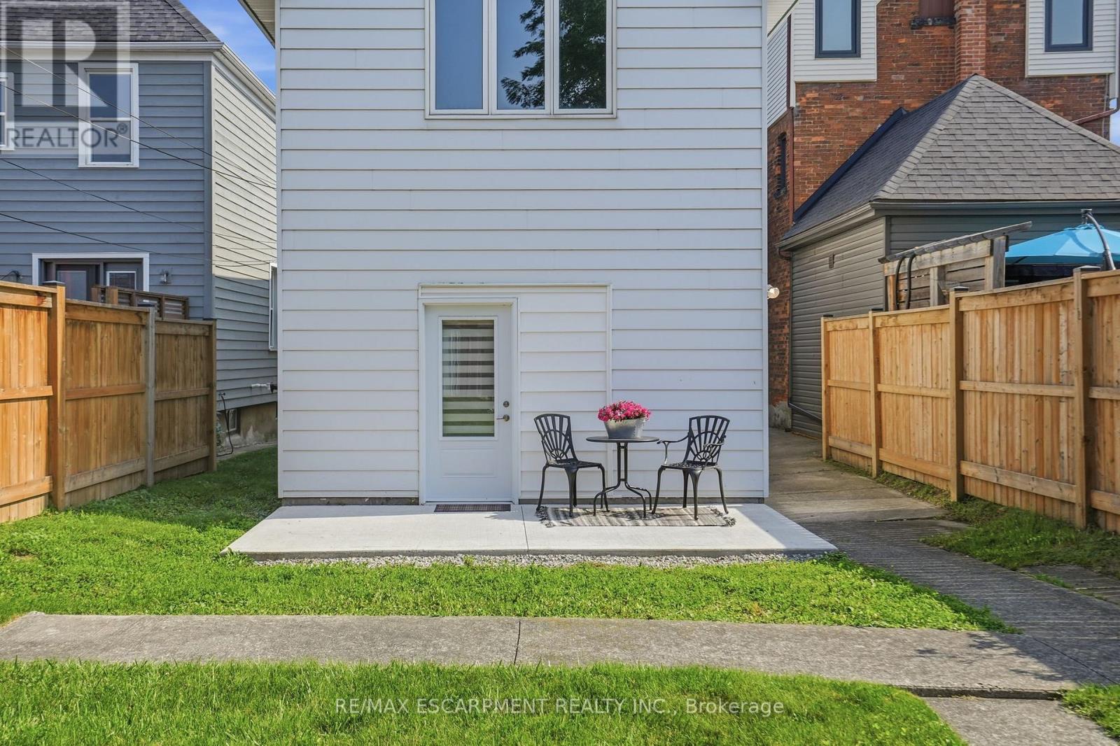 35 CHATHAM STREET - 32
