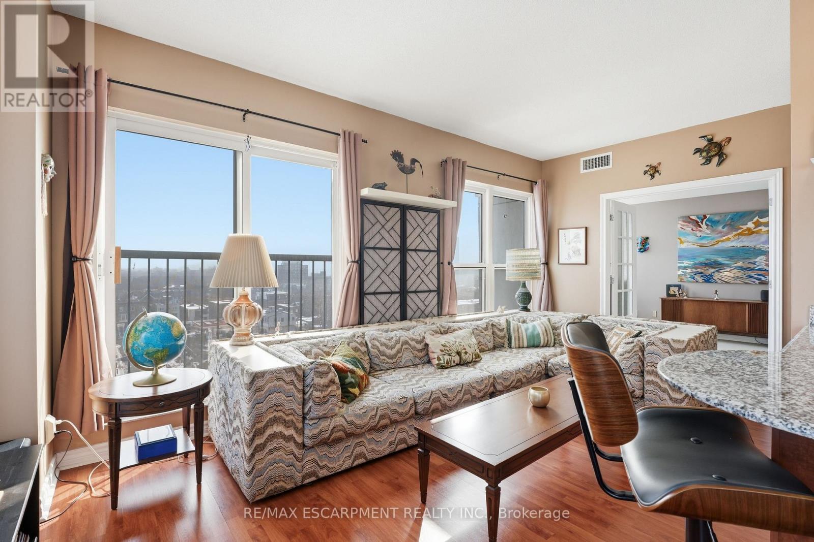 #802 135 JAMES STREET S - 10