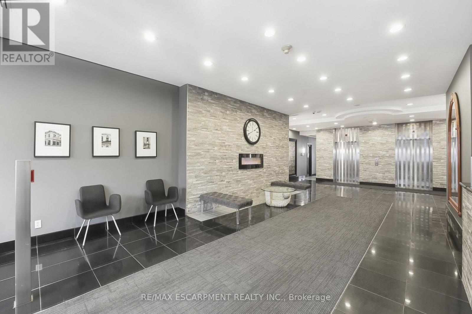 #802 135 JAMES STREET S - 2