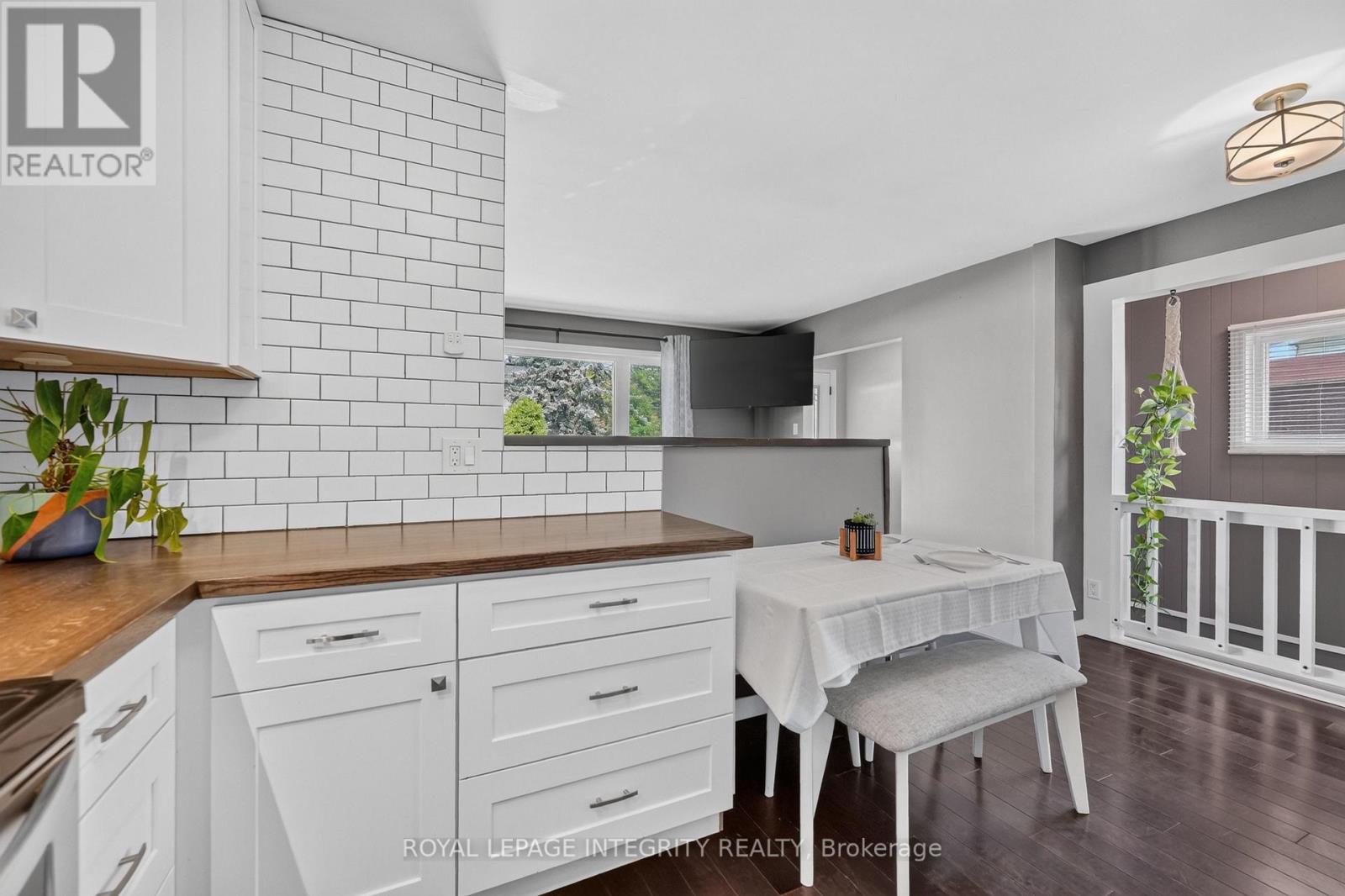 127 MORTON DRIVE - 14