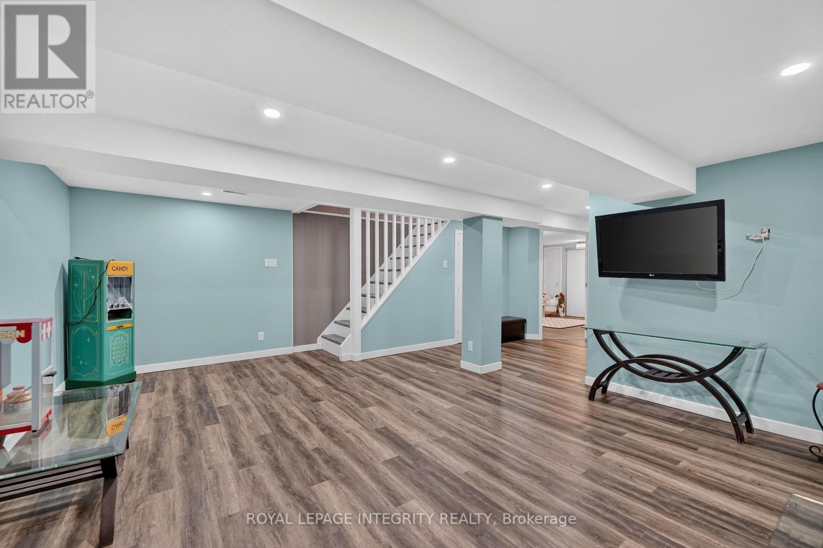 127 MORTON DRIVE - 24