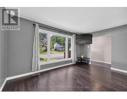 Bathroom - 127 Morton Drive, Ottawa, ON K2L1X2 Photo 9