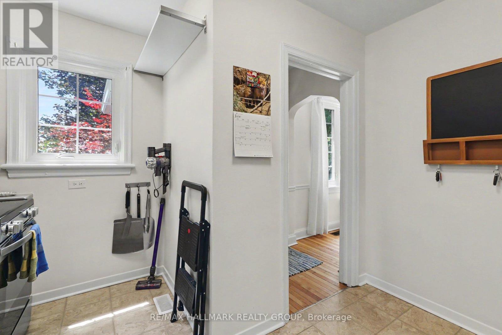 99 DAGMAR AVENUE - 12