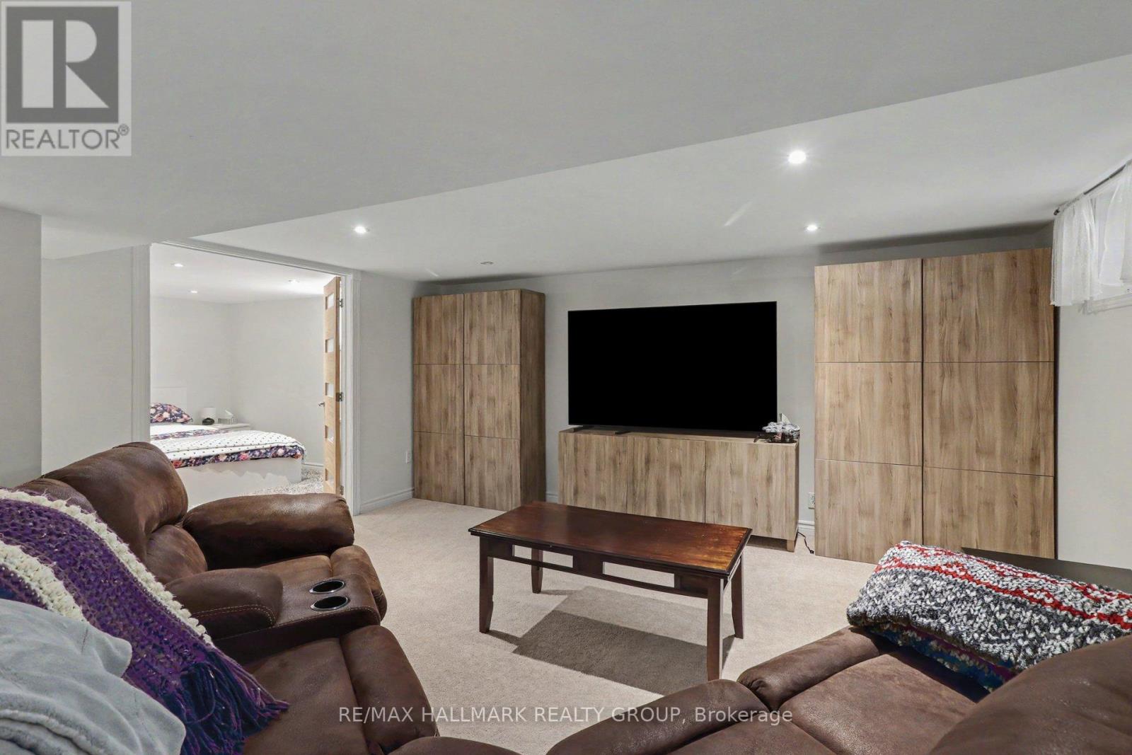 99 DAGMAR AVENUE - 21