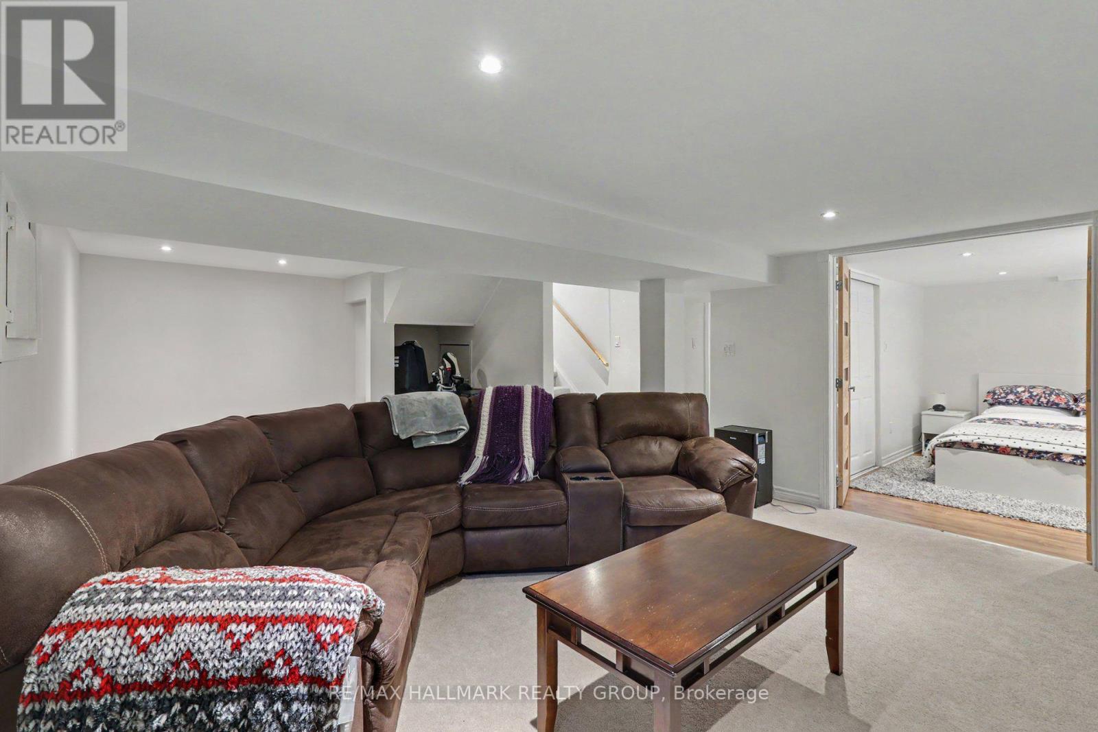 99 DAGMAR AVENUE - 22