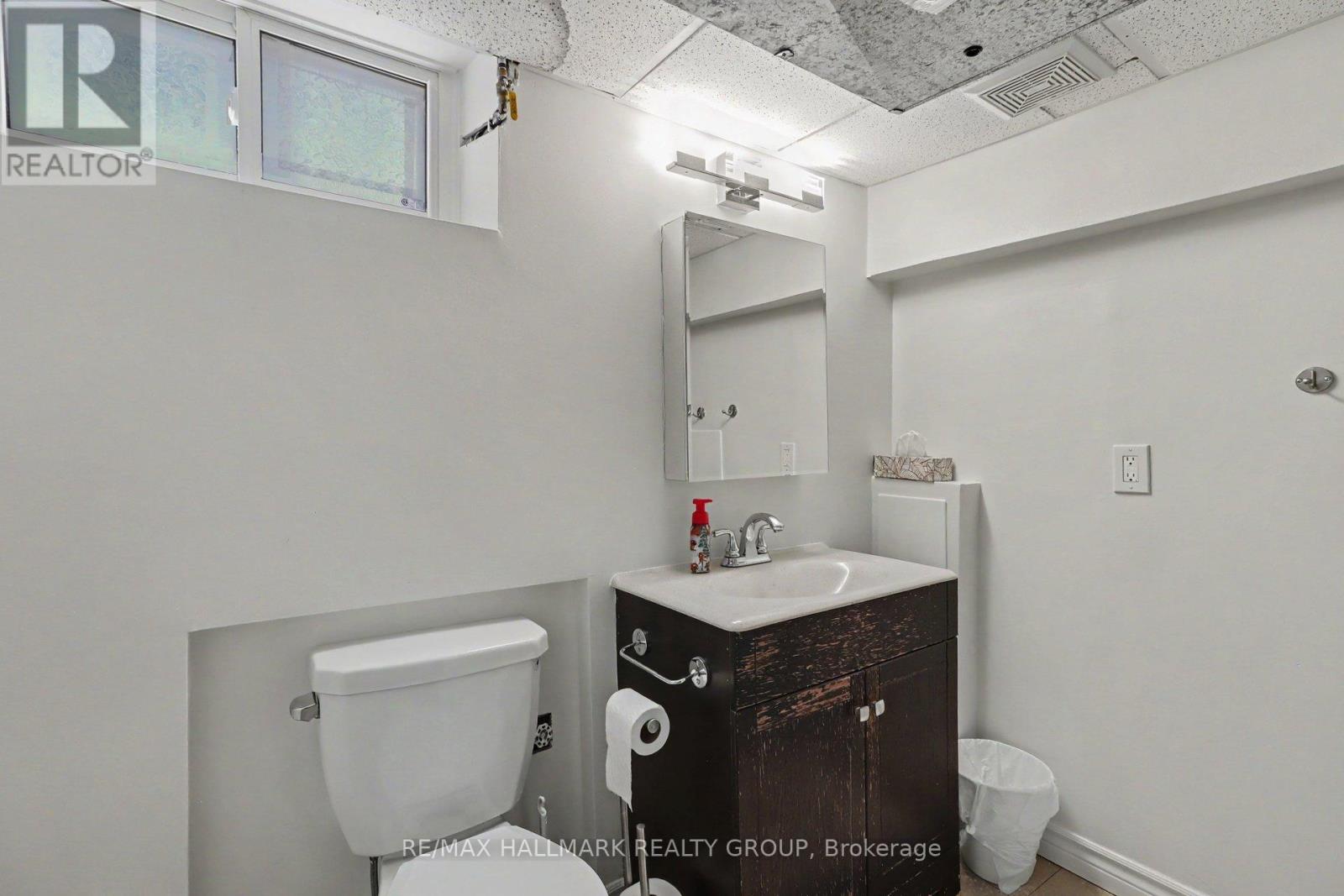 99 DAGMAR AVENUE - 25