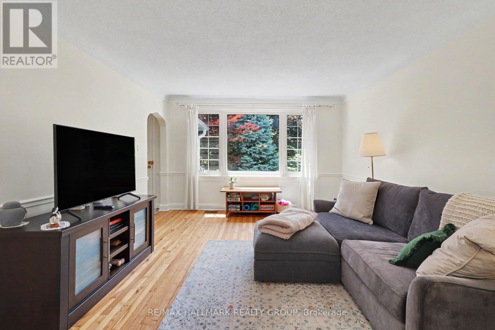99 DAGMAR AVENUE - 3