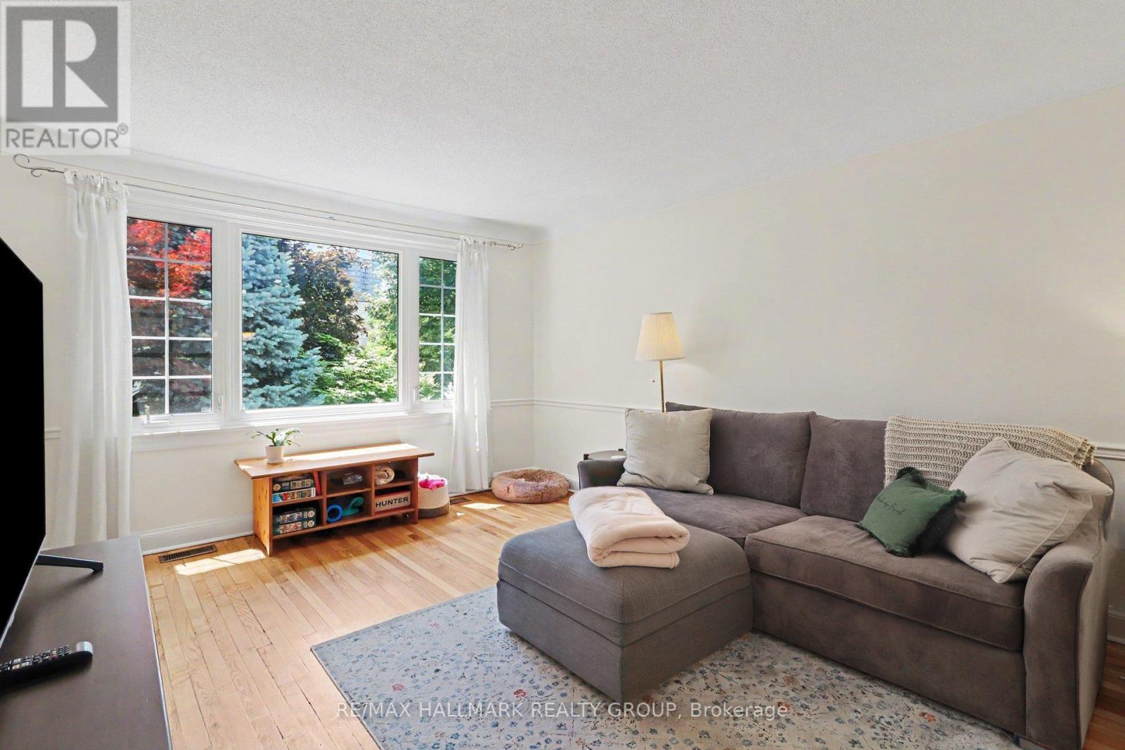 99 DAGMAR AVENUE - 6