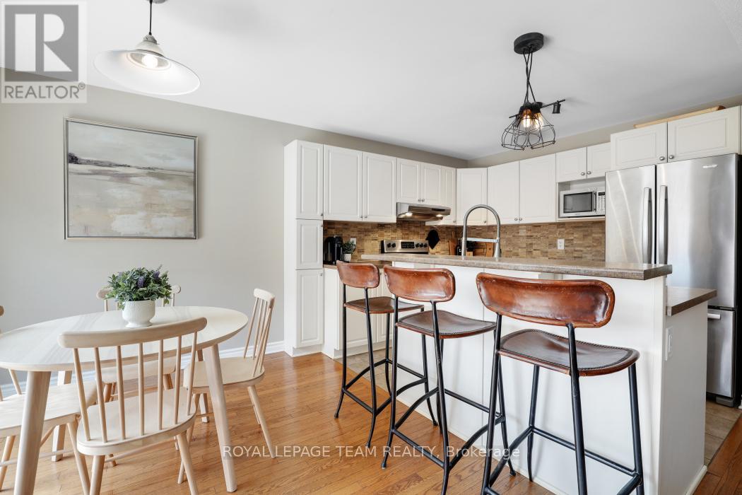 406 PILLETT STREET - 12