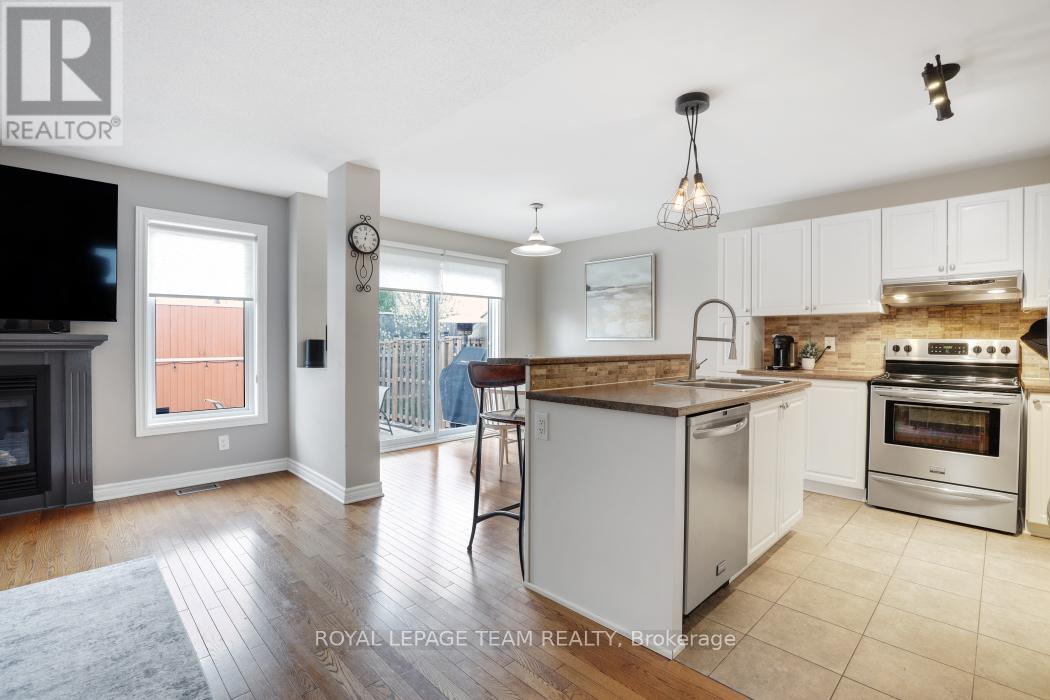 406 PILLETT STREET - 13
