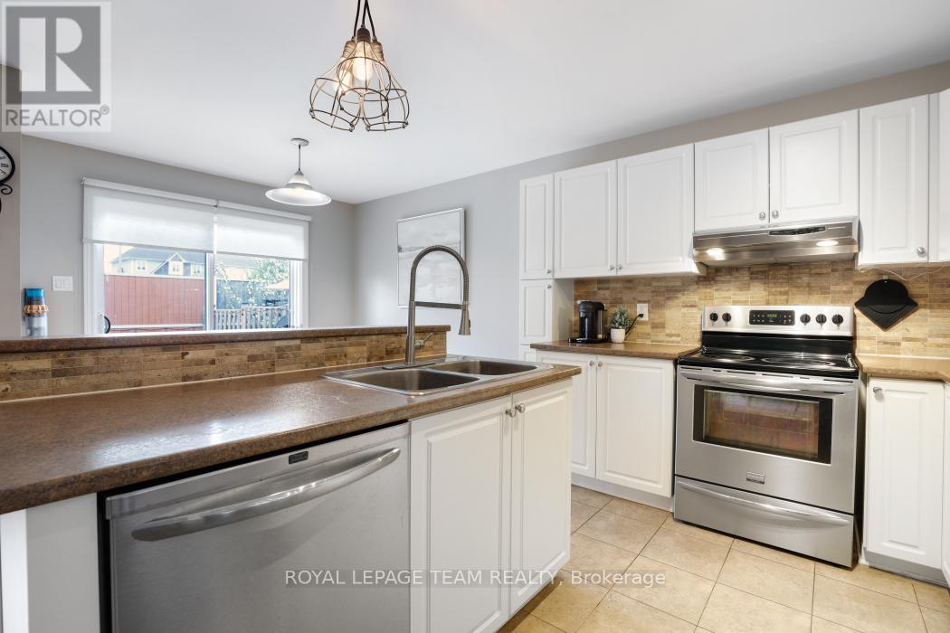 406 PILLETT STREET - 15