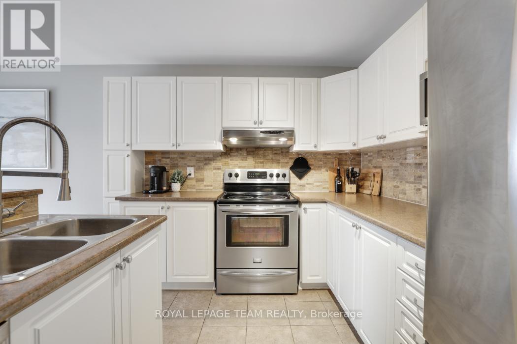406 PILLETT STREET - 16
