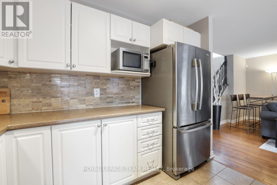 406 PILLETT STREET - 18