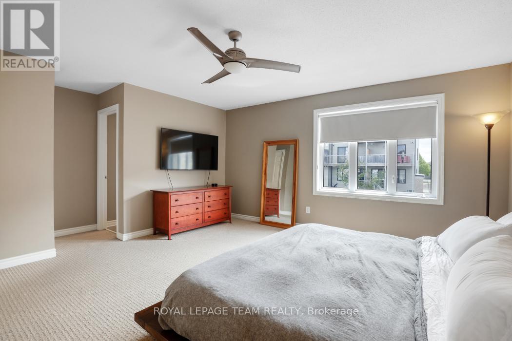 406 PILLETT STREET - 24