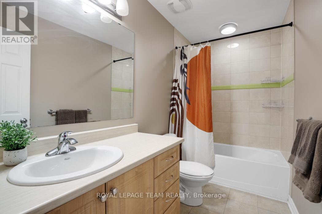 406 PILLETT STREET - 28