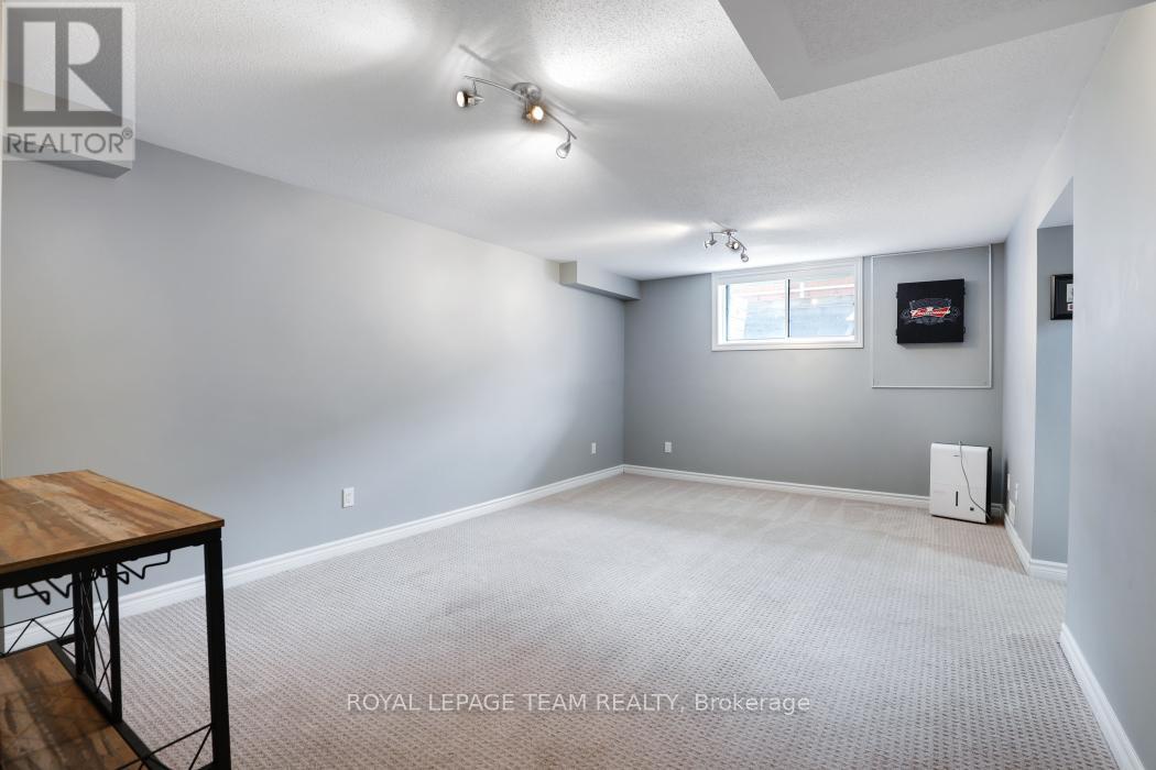 406 PILLETT STREET - 30