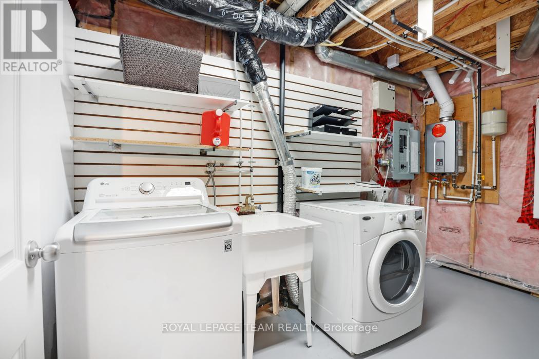 406 PILLETT STREET - 32