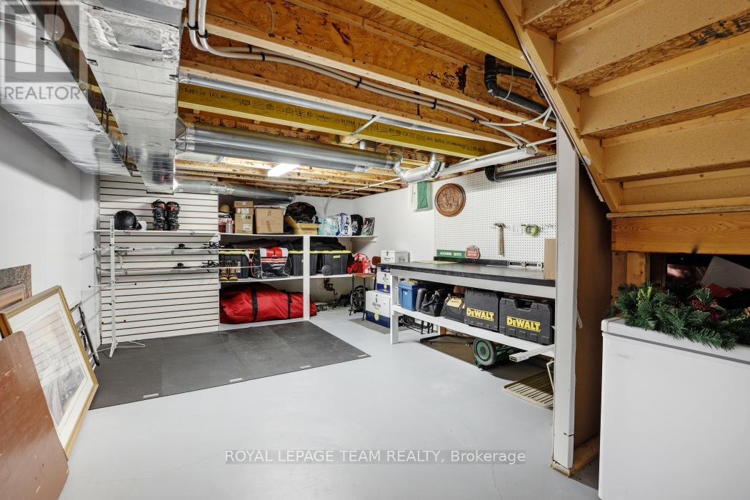 406 PILLETT STREET - 33